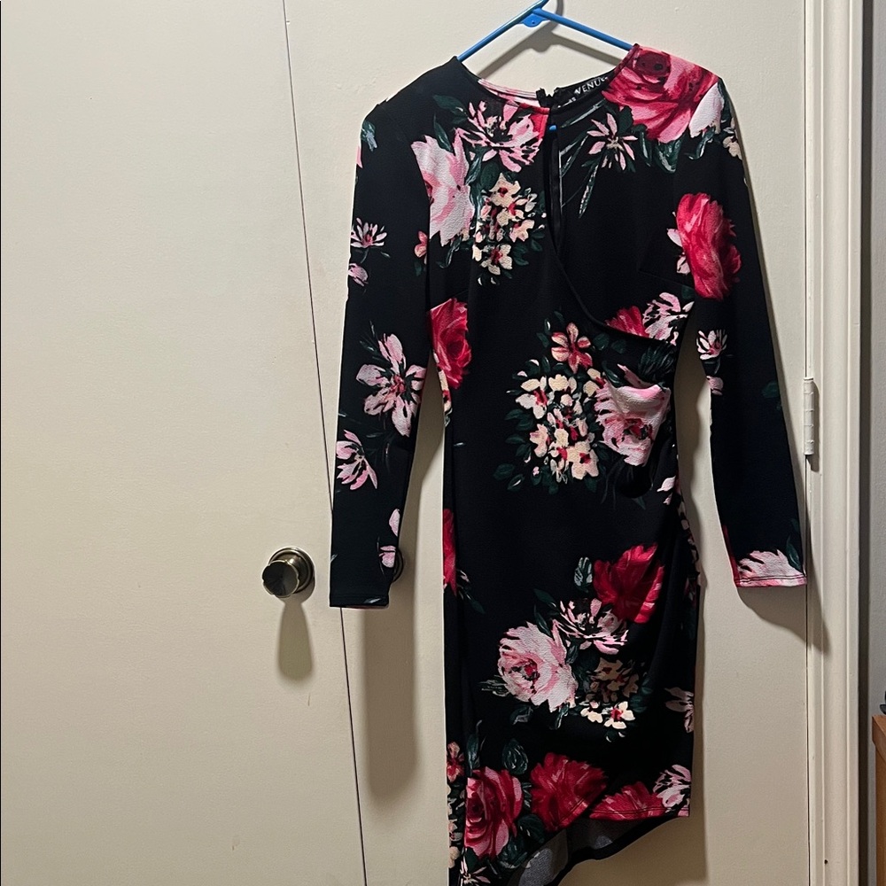 VENUS Black and Red Floral Long Sleeve Dress